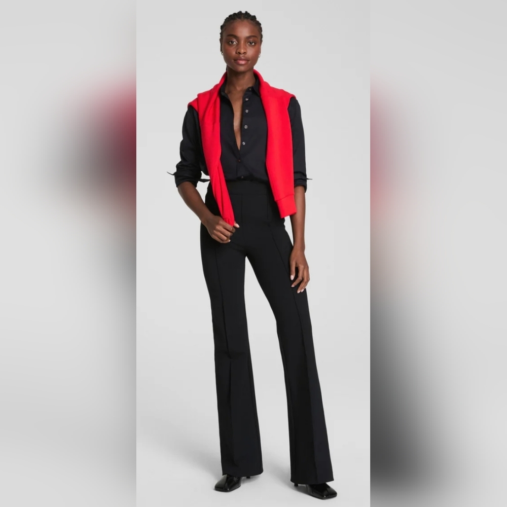 Spanx NWT! The Ponte Flare Pant in Classic Black. Sz Xs. R2S!!